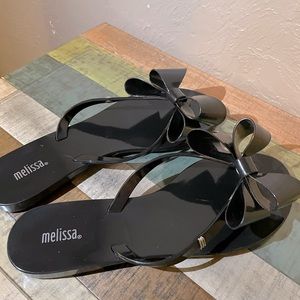 SUPER CUTE BOW SANDALS